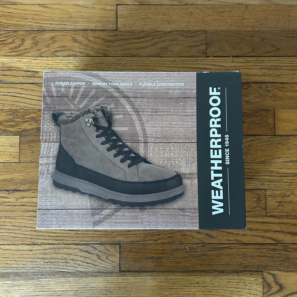 Weatherproof winter big boys shoes. Good condition!